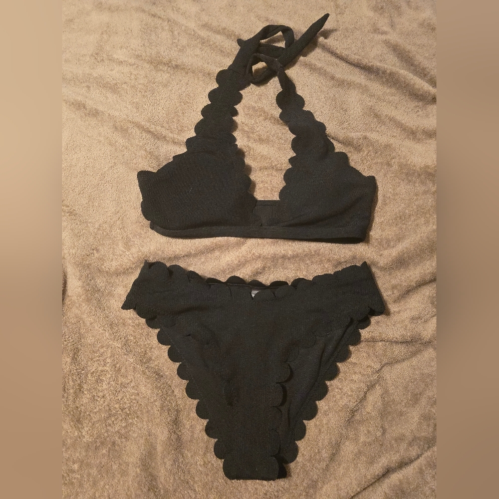 Black Scalloped Bikini Set